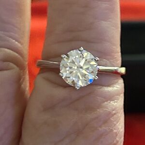 Luxury 2.0 CT Moissanite solitaire‎ ring size 9